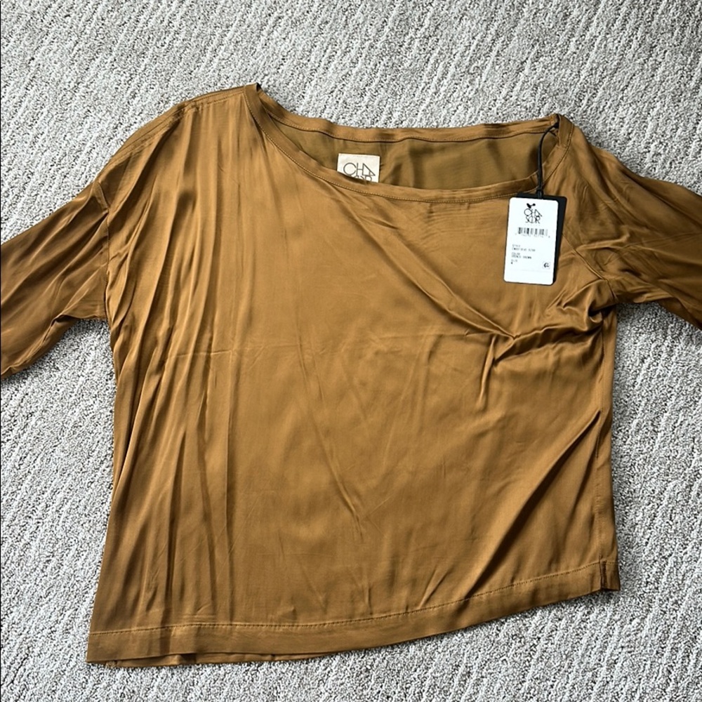 New with tags bronze off the shoulder top